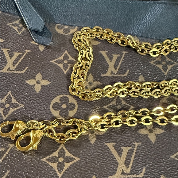 Louis Vuitton Crossbody Chain - Picture 2 of 2